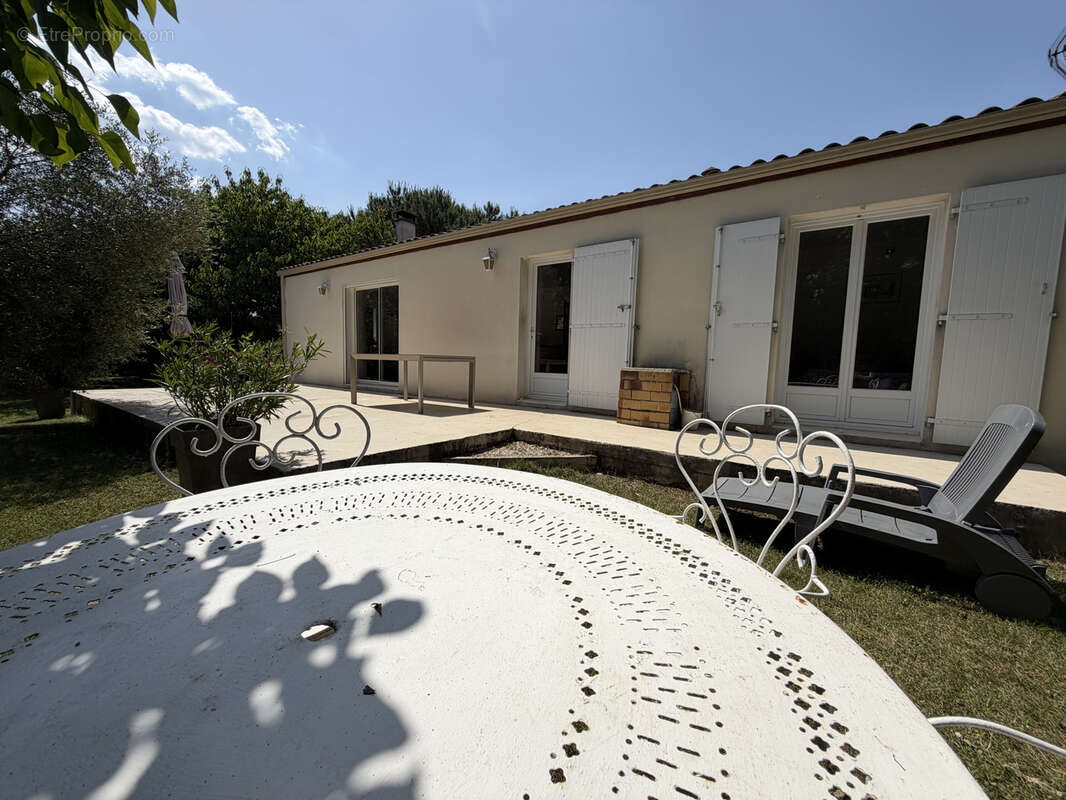 Maison à LA CLISSE