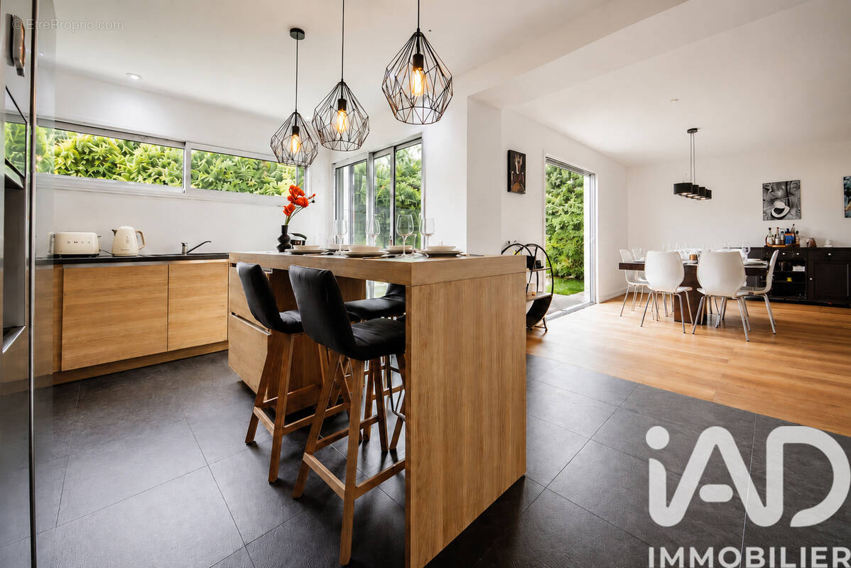 Photo 1 - Maison à CHATEL-SAINT-GERMAIN