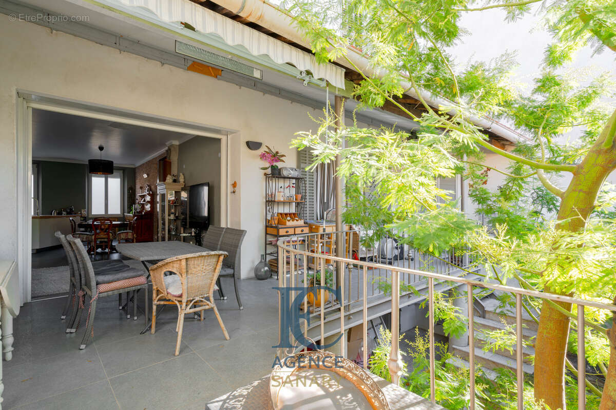 Appartement à OLLIOULES