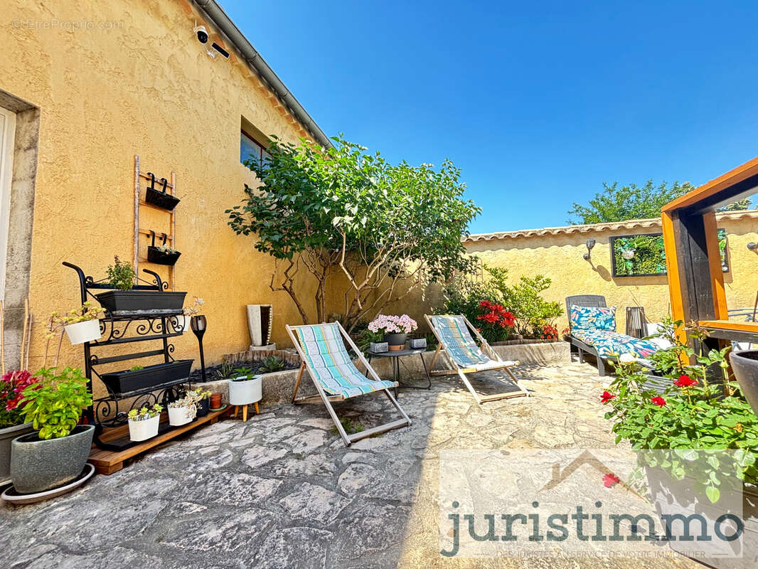 Maison à LAPALUD