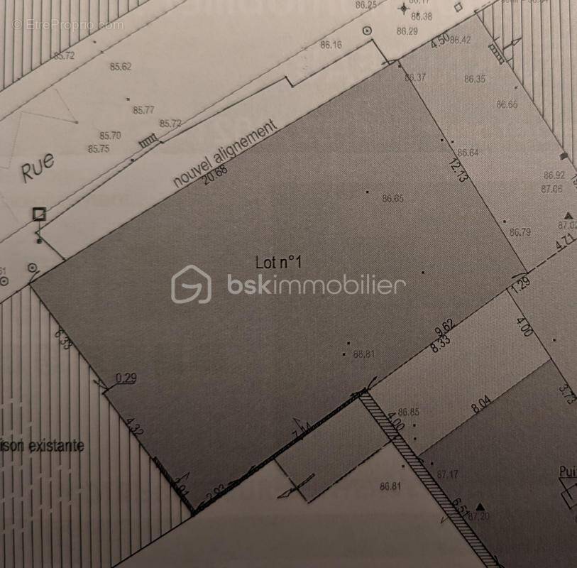 Terrain à TREIZE-SEPTIERS