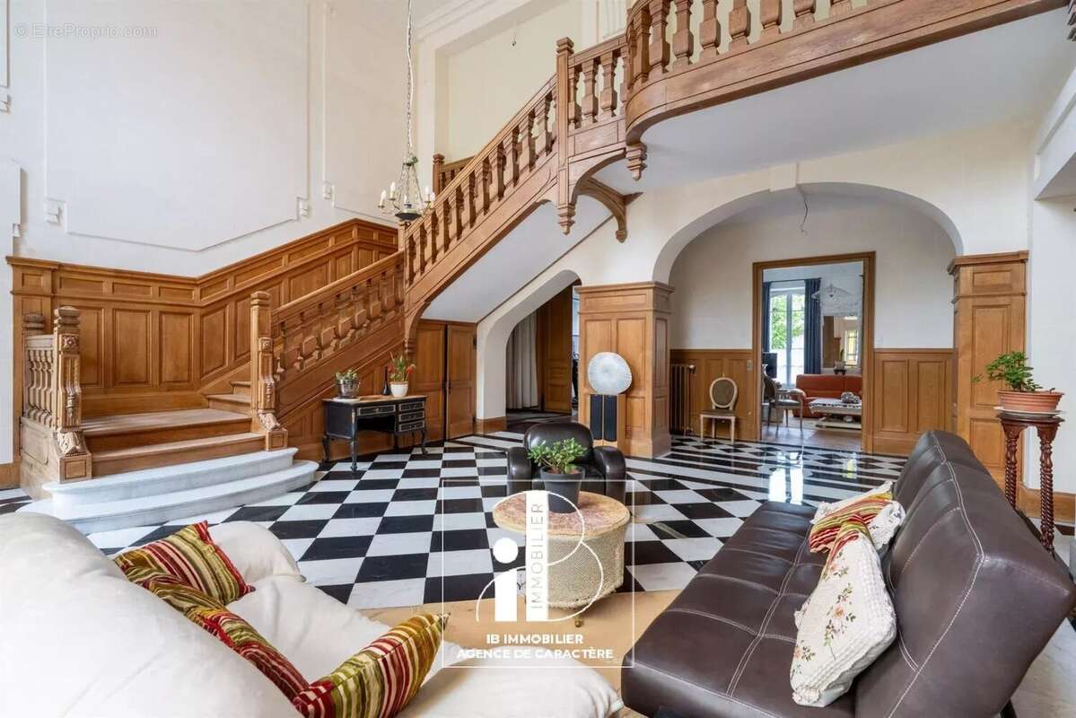 Maison à FONTAINEBLEAU