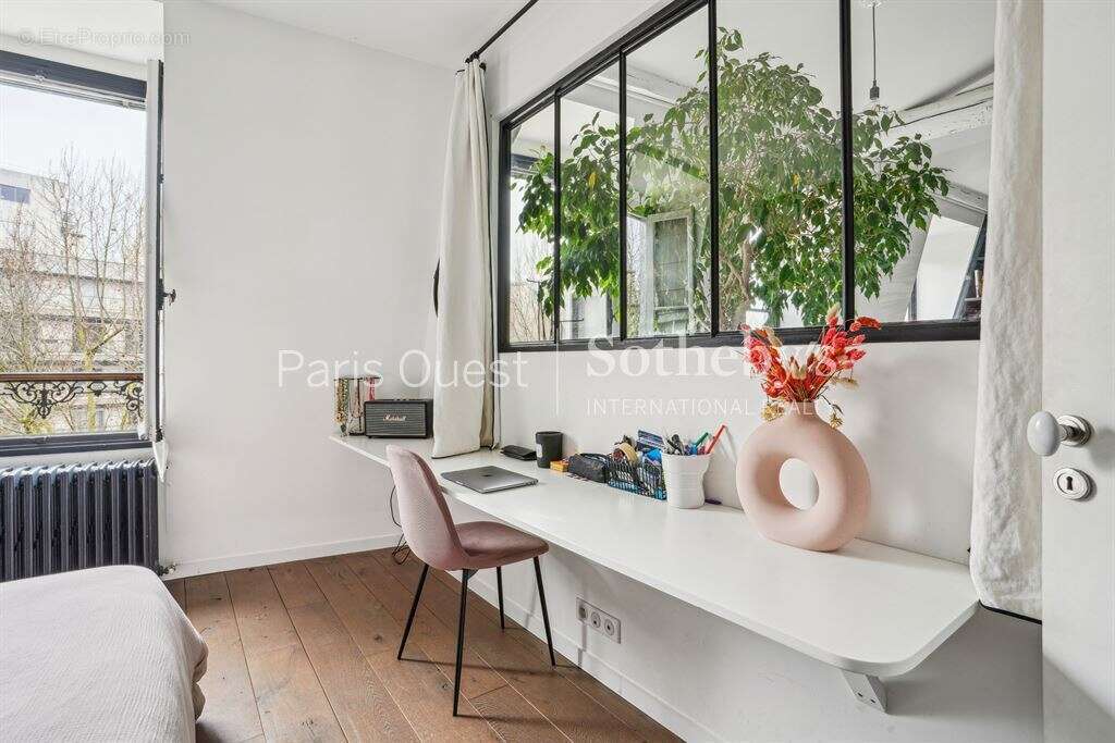 Appartement à NEUILLY-SUR-SEINE