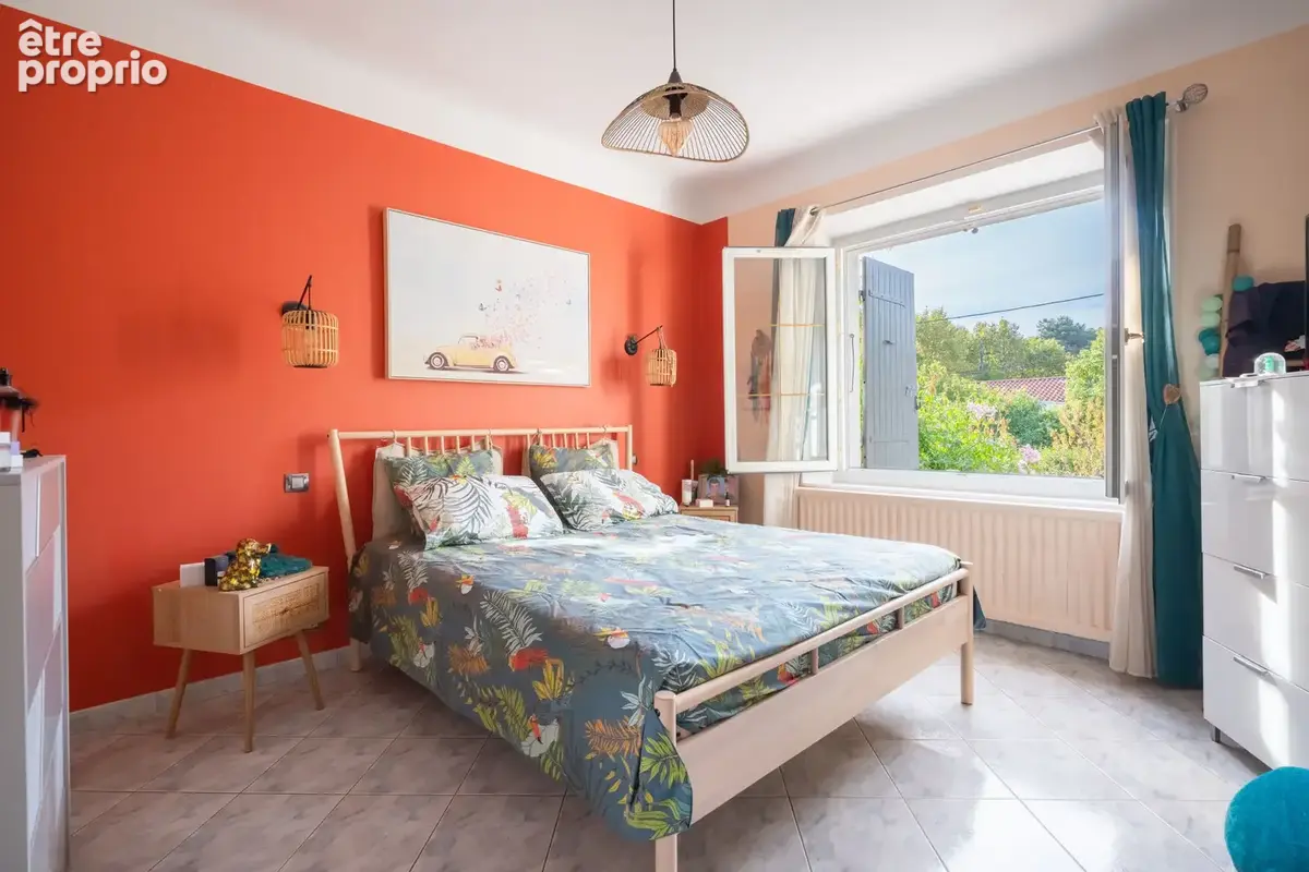 Une propriété pleine de charme comprenant deux appartements indépendants avec deux entrées séparées sur un ter - photo 6