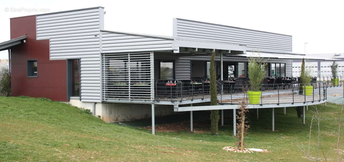 Commerce à SEBAZAC-CONCOURES