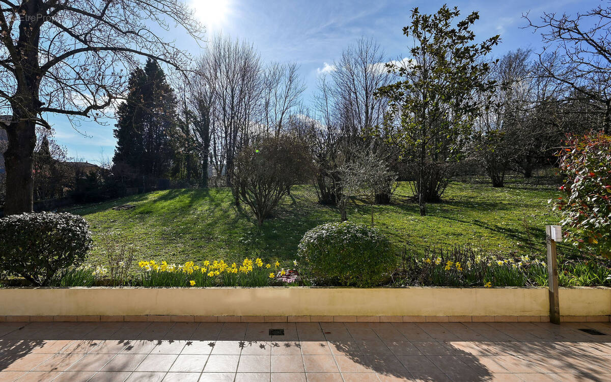 Maison à COLLONGES-AU-MONT-D'OR
