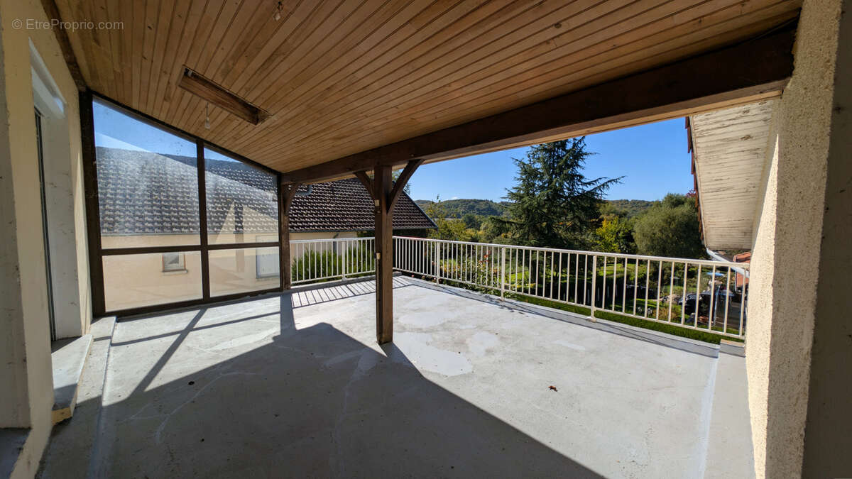 Exclusivité - Grand local avec logement F5   Nombreuses possibilités - photo 3