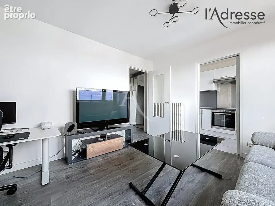 SURESNES/ Maréchal de Lattre de Tassigny - Vue Paris - Appartement Studio 36m² - 1 Cave - 1 BOX - photo 8
