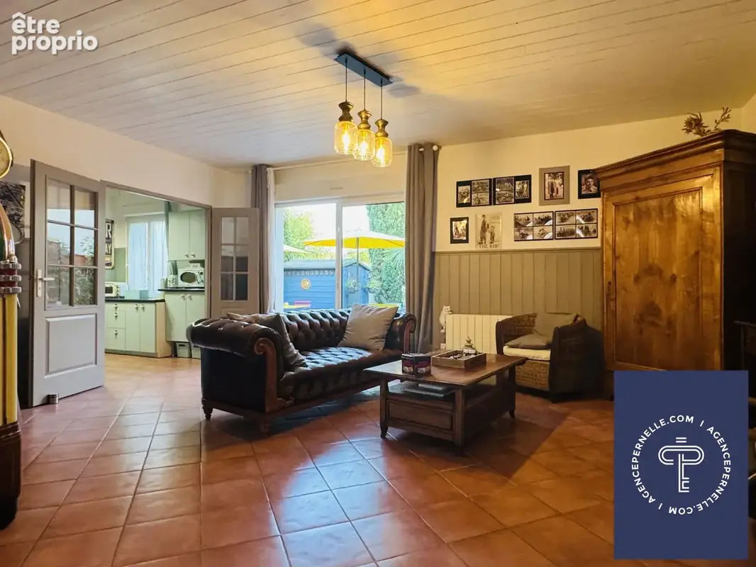 Maison 10 pièces 205 m² à vendre à La Rochelle (17000) - photo 2