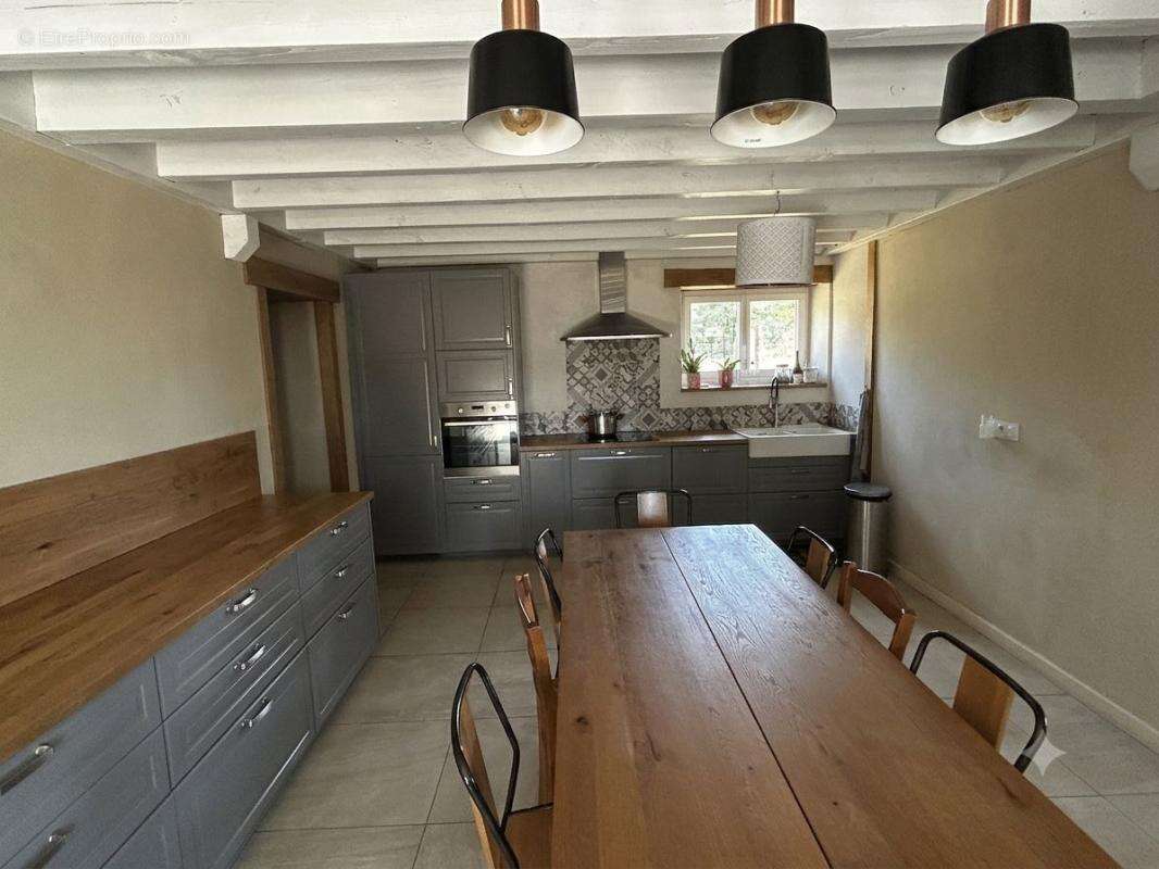 Magnifique corps de ferme en pisé rénové de 224 m² habitables sur 2 153 m² de terrain - photo 9