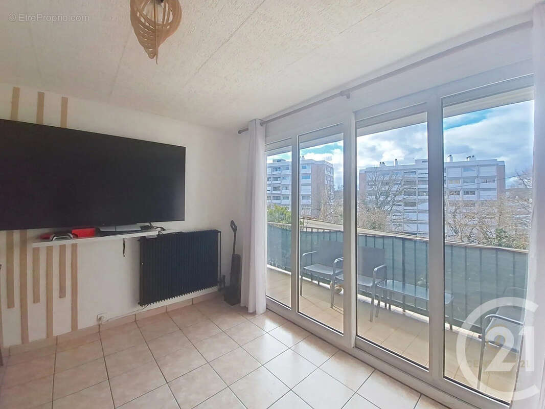 Appartement à GRIGNY