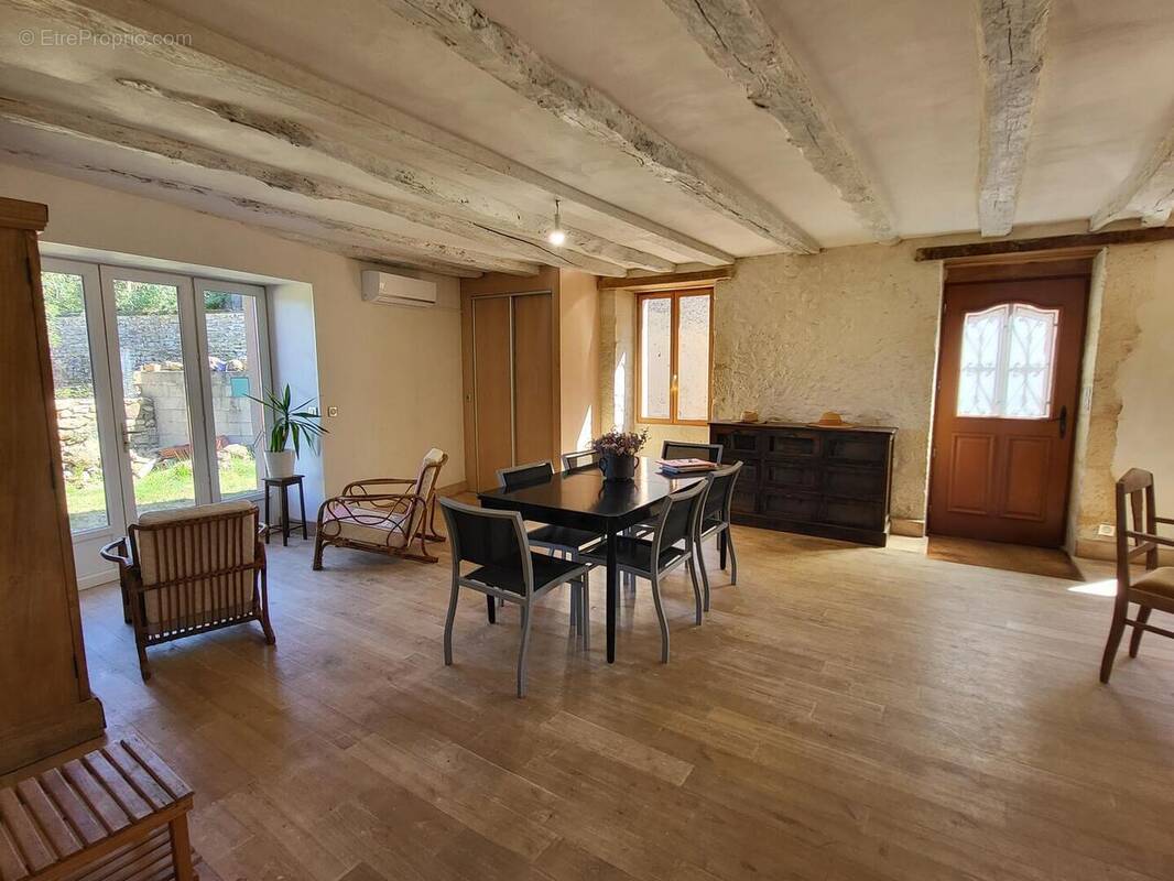 20250410151248 - Maison à ROUFFIGNAC-SAINT-CERNIN-DE-REILHAC