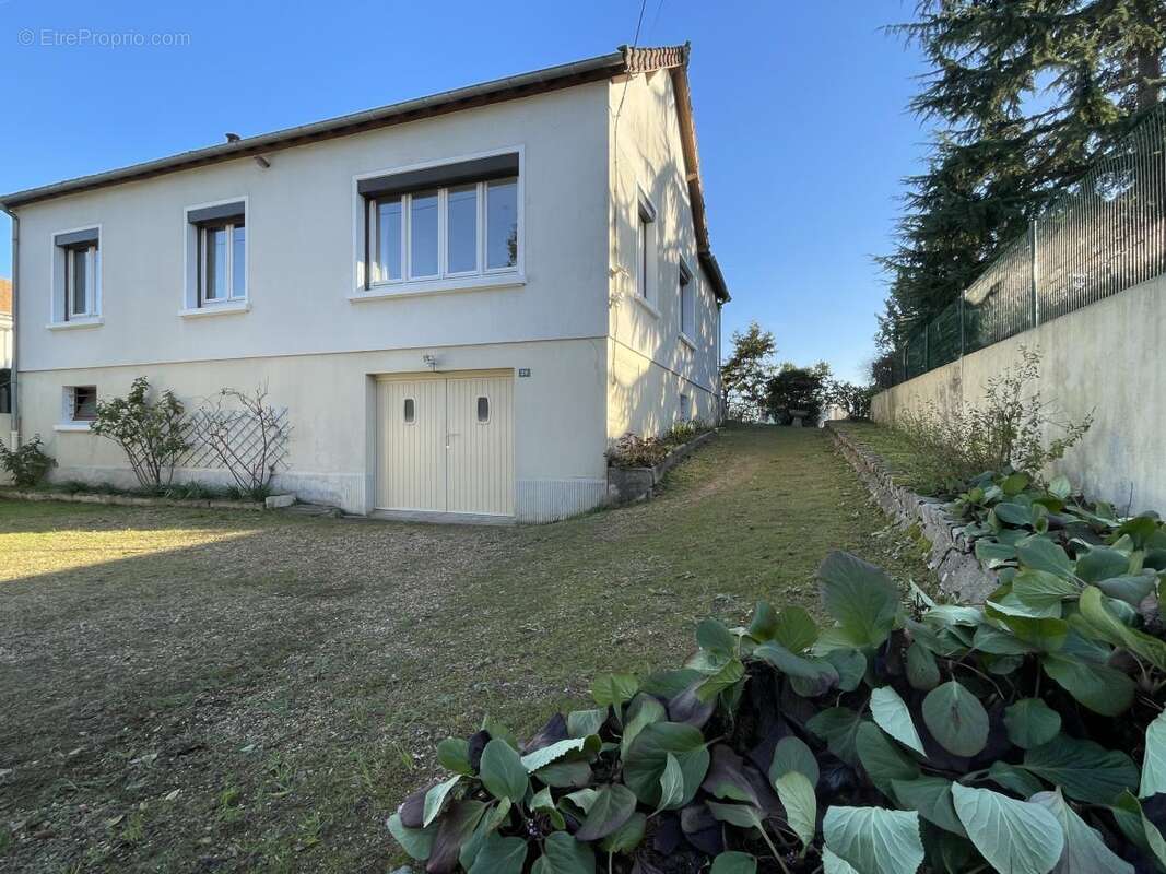 Maison à CHAMPAGNE