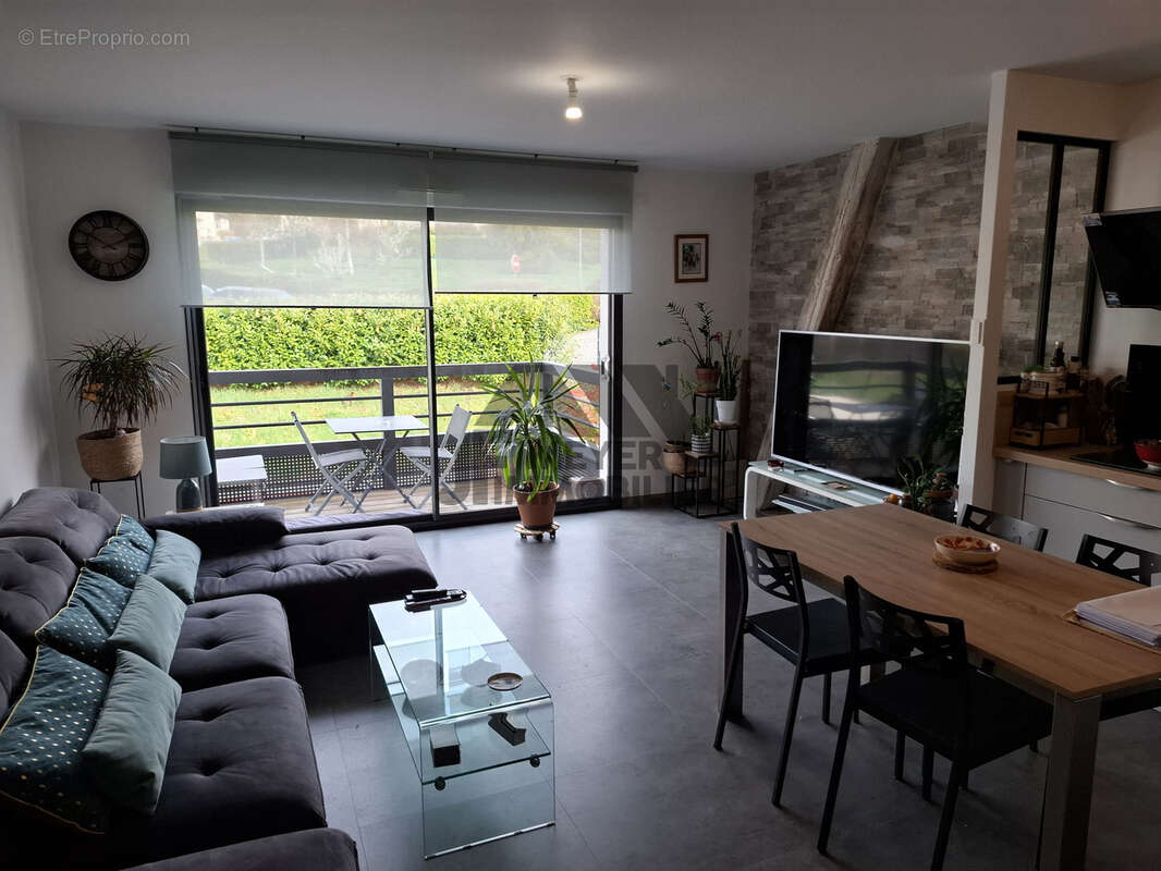 Appartement à CUSTINES