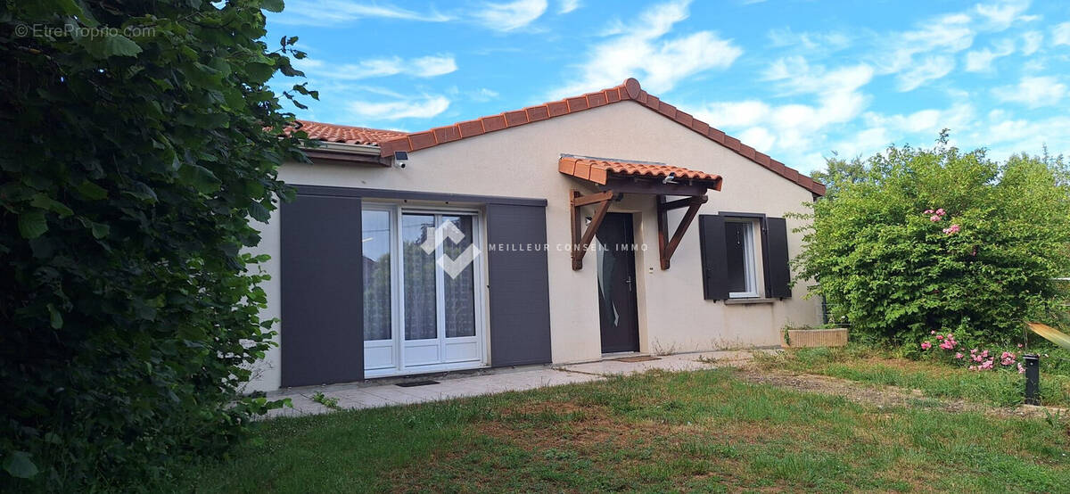 Maison à SAINT-GEORGES-LES-BAILLARGEAUX