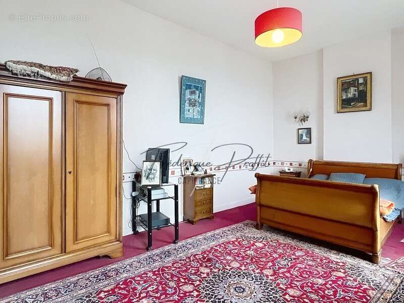 Maison à SAINT-REMY-EN-L&#039;EAU