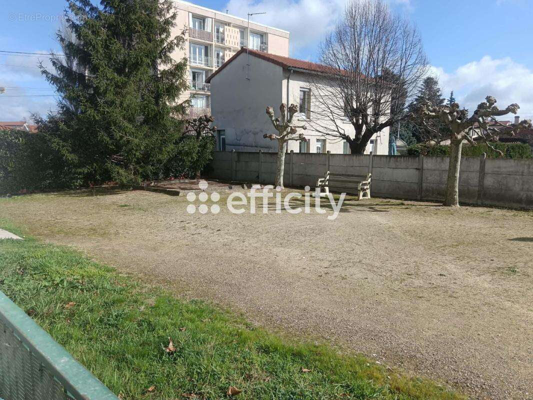 Appartement à SURY-LE-COMTAL