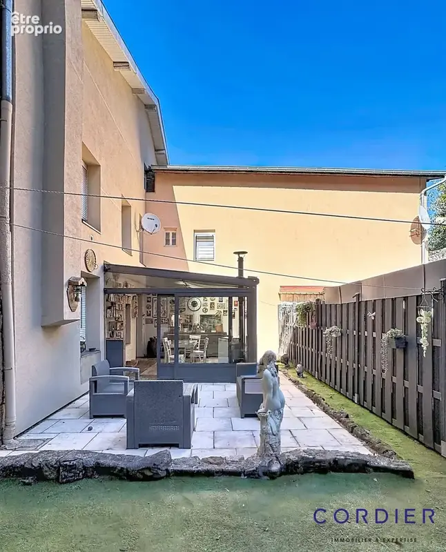Appartement 4 pièces 113 m² à vendre à Villerupt (54190) - photo 2