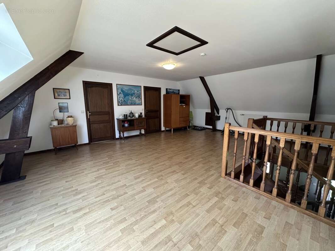 Maison à HANGARD