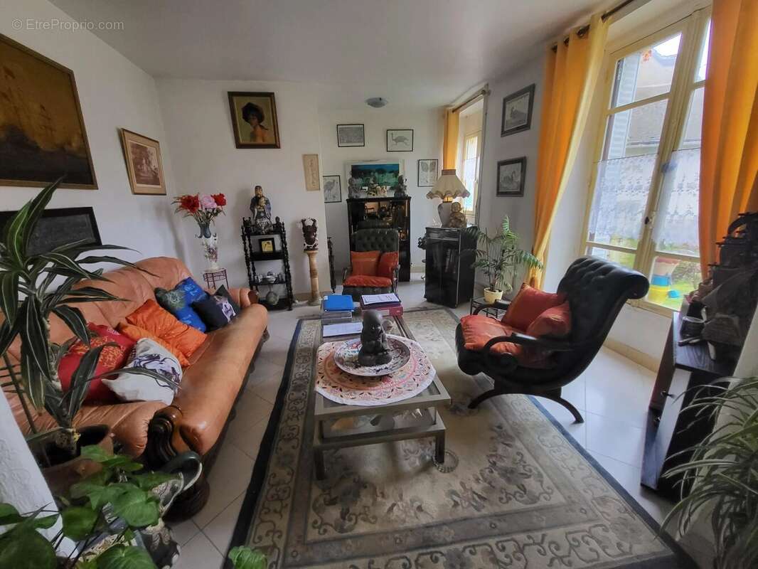 Maison à PARNAC