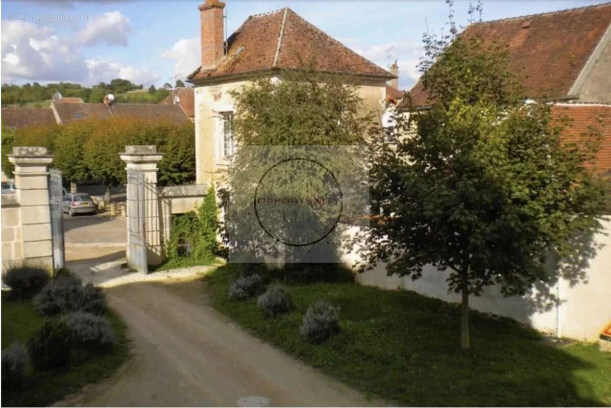 Maison à L&#039;ISLE-SUR-SEREIN