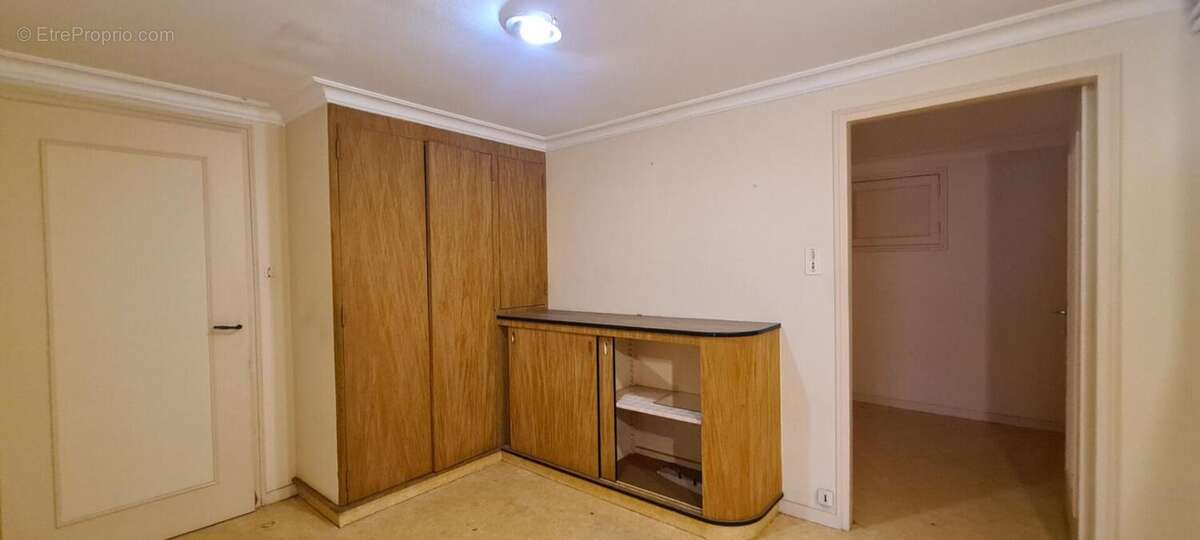 Maison Gorges Centre 8 P . 4 Chs . 174.34 M² . T 575 M² . Garage . Cave . Balcon - photo 13