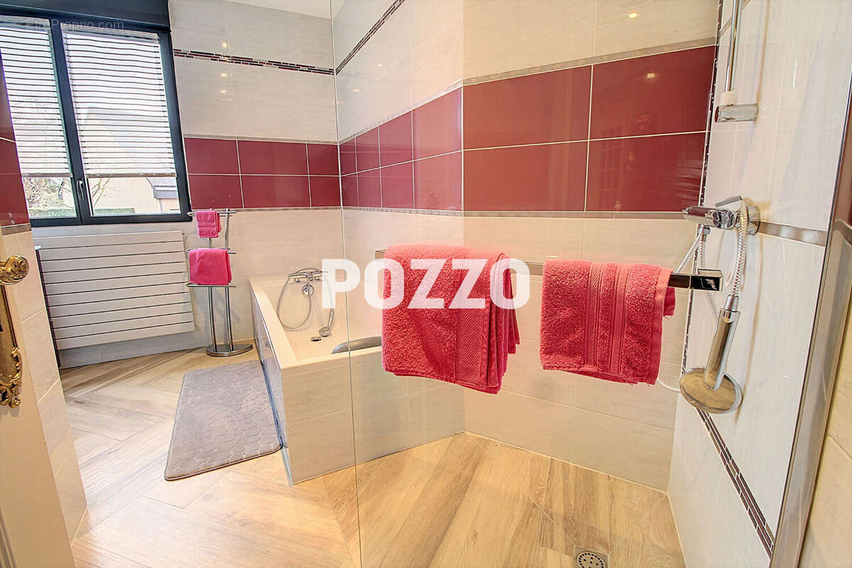 Maison à DONVILLE-LES-BAINS