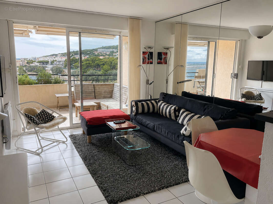 Sète Corniche   Vue mer panoramique, terrasse de 13 m2 et accès direct à la plage - photo 2