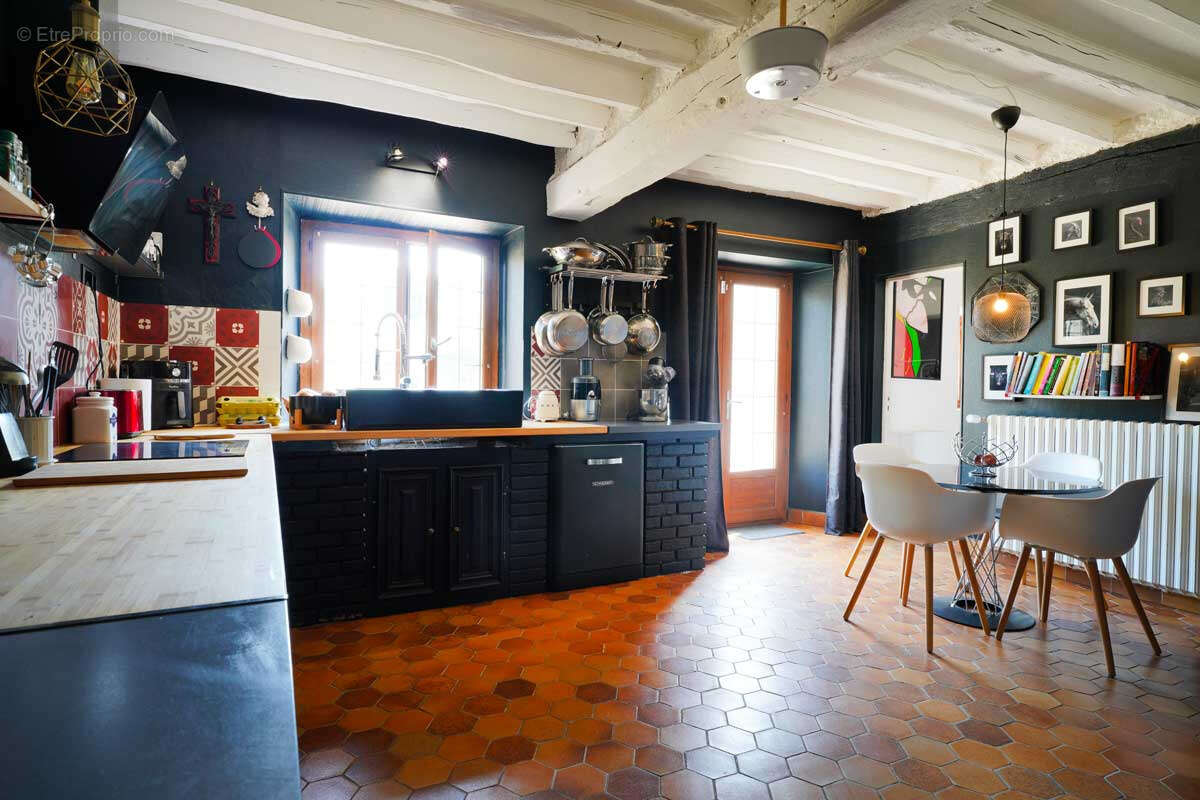 Maison à SAINT-MAURICE-MONTCOURONNE