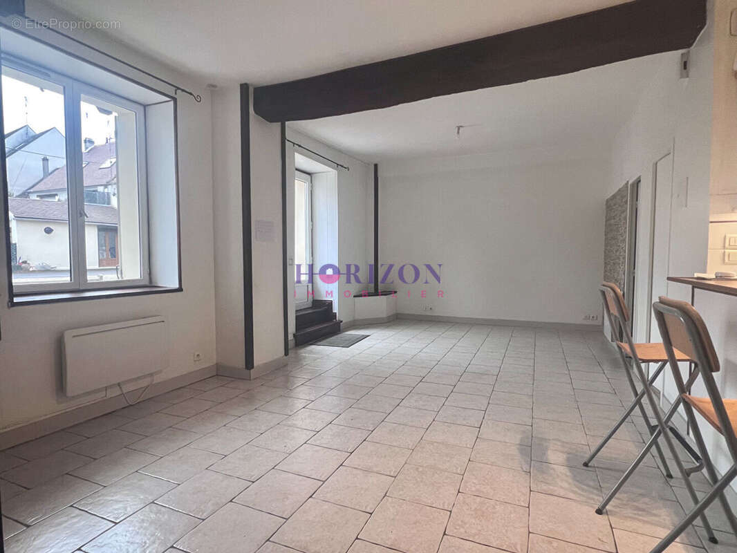 Appartement à LA CHAPELLE-EN-SERVAL