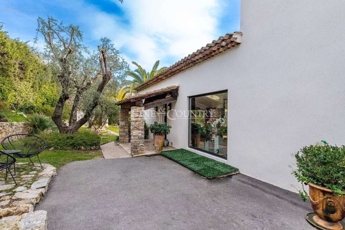 Maison à MOUGINS