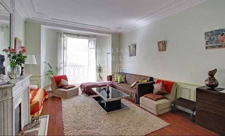 Appartement à PARIS-7E
