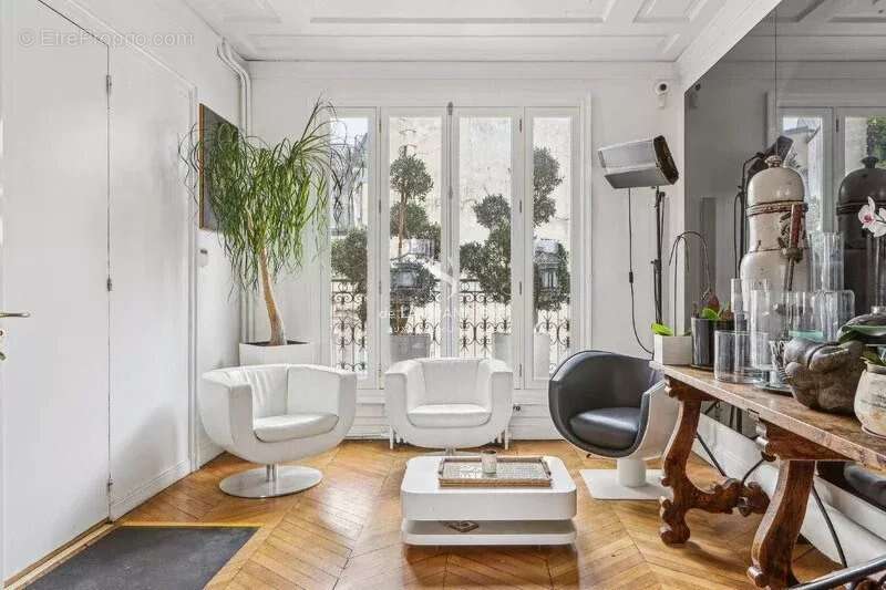 Appartement à PARIS-8E