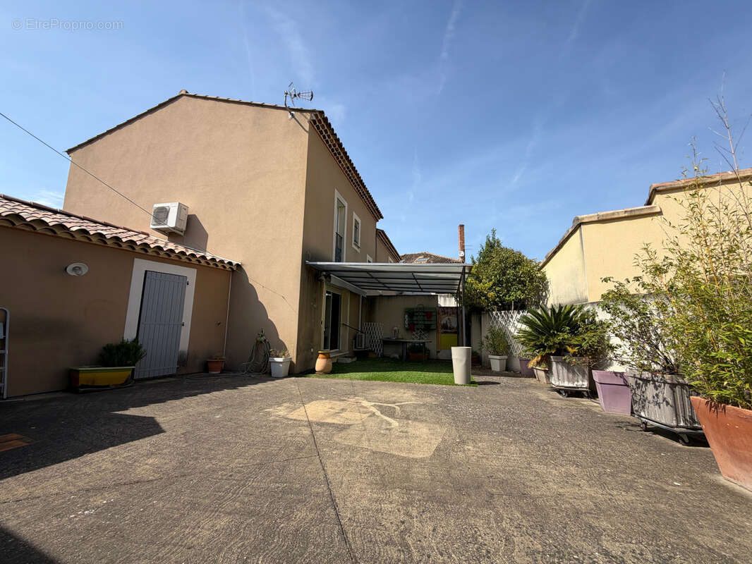 Maison à JONQUIERES
