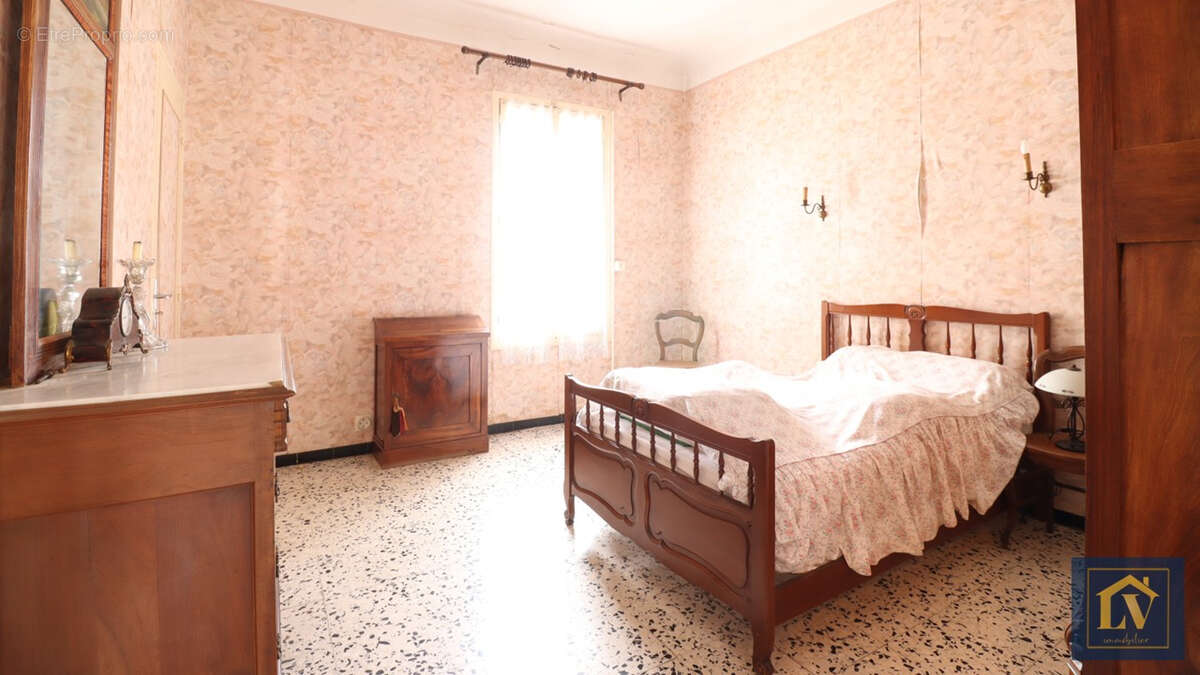 Maison à VILLENEUVE-LA-RIVIERE