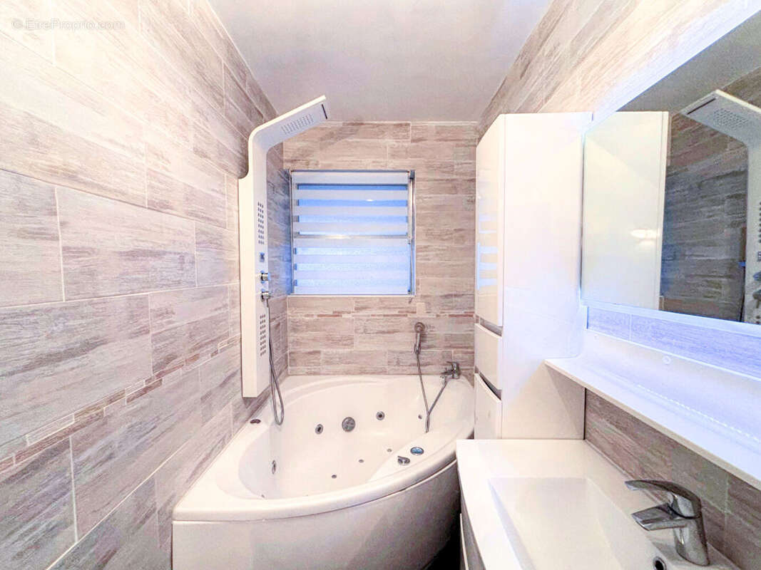 Appartement à VILLENEUVE-LOUBET