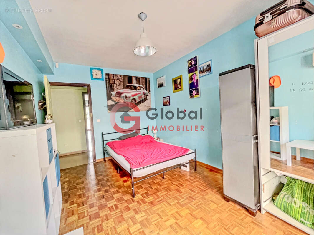 Appartement à MARSEILLE-5E