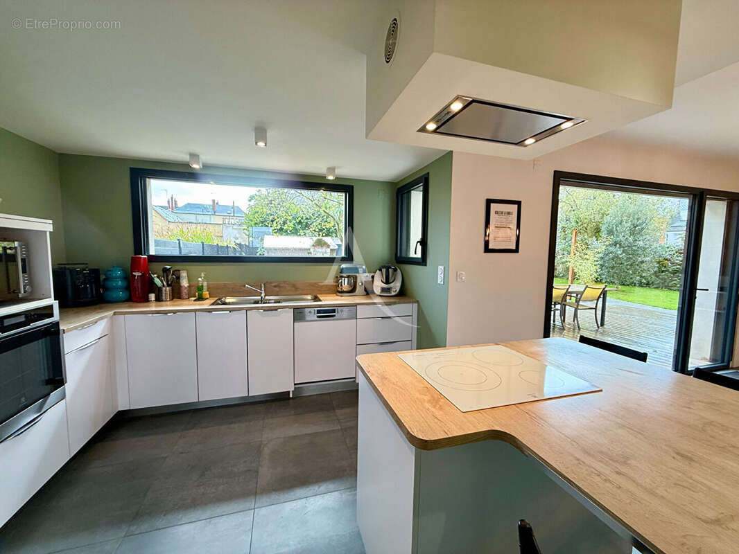 Maison à MESLAY-DU-MAINE