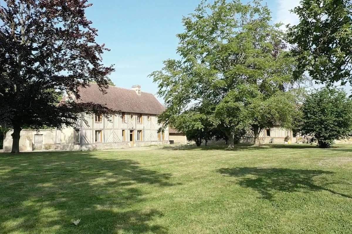 Maison à SAINT-PIERRE-SUR-DIVES