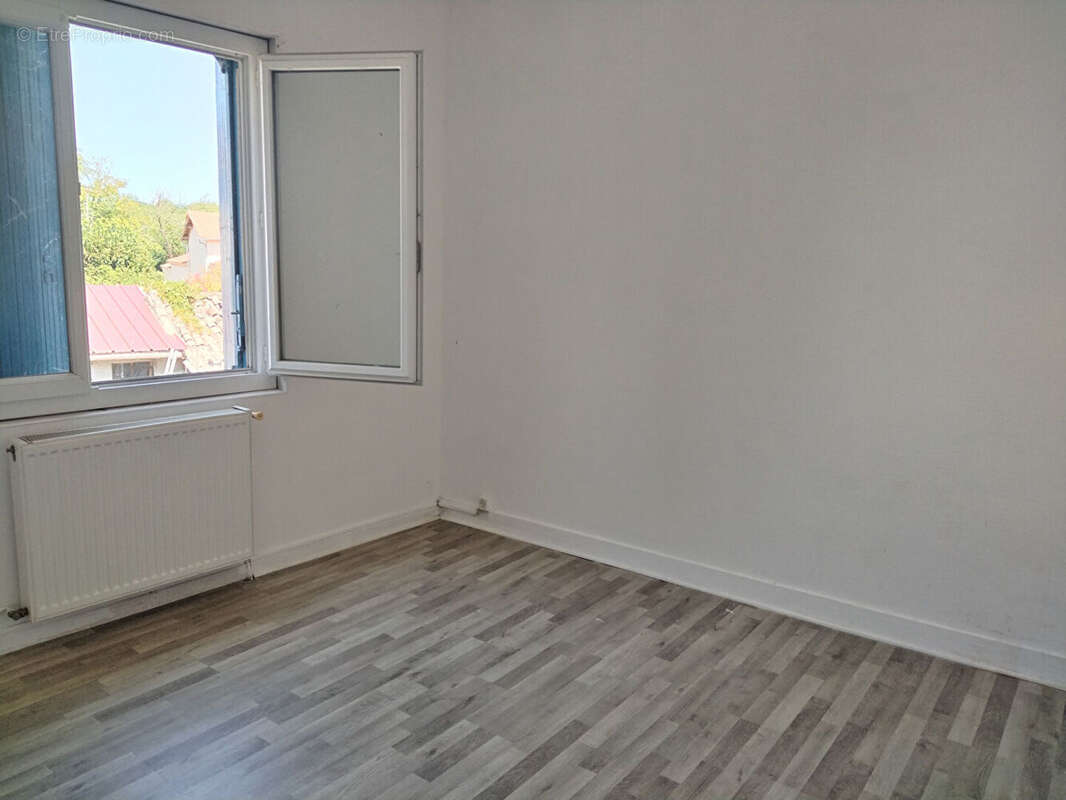Maison de Ville Centre bourg MENESPLET - photo 3