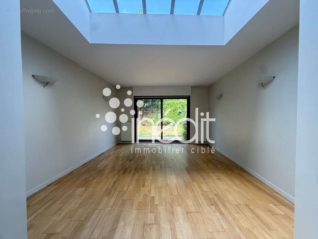 Très jolie maison familiale idéalement située à LAMBERSART ! - photo 3
