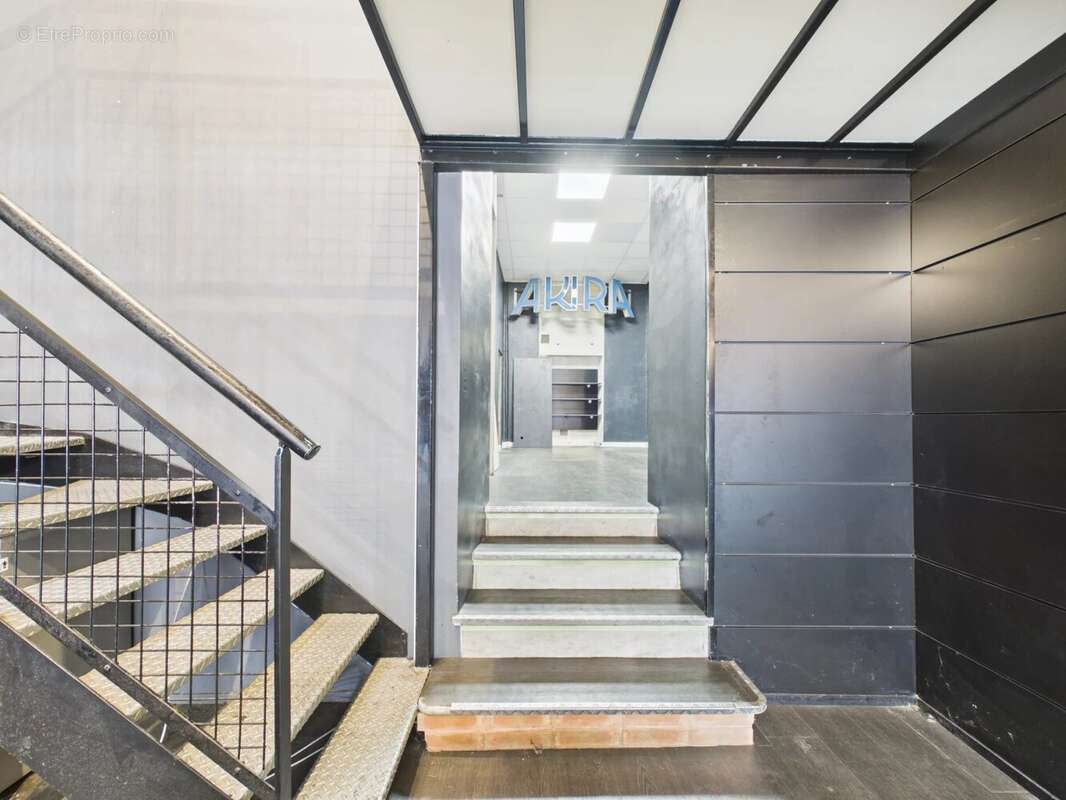 Local Commercial - 26 Rue Pertinax - NICE - 100m Jean Médecin - photo 4