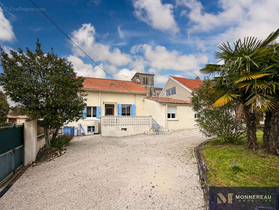 Maison à SAINT-BONNET