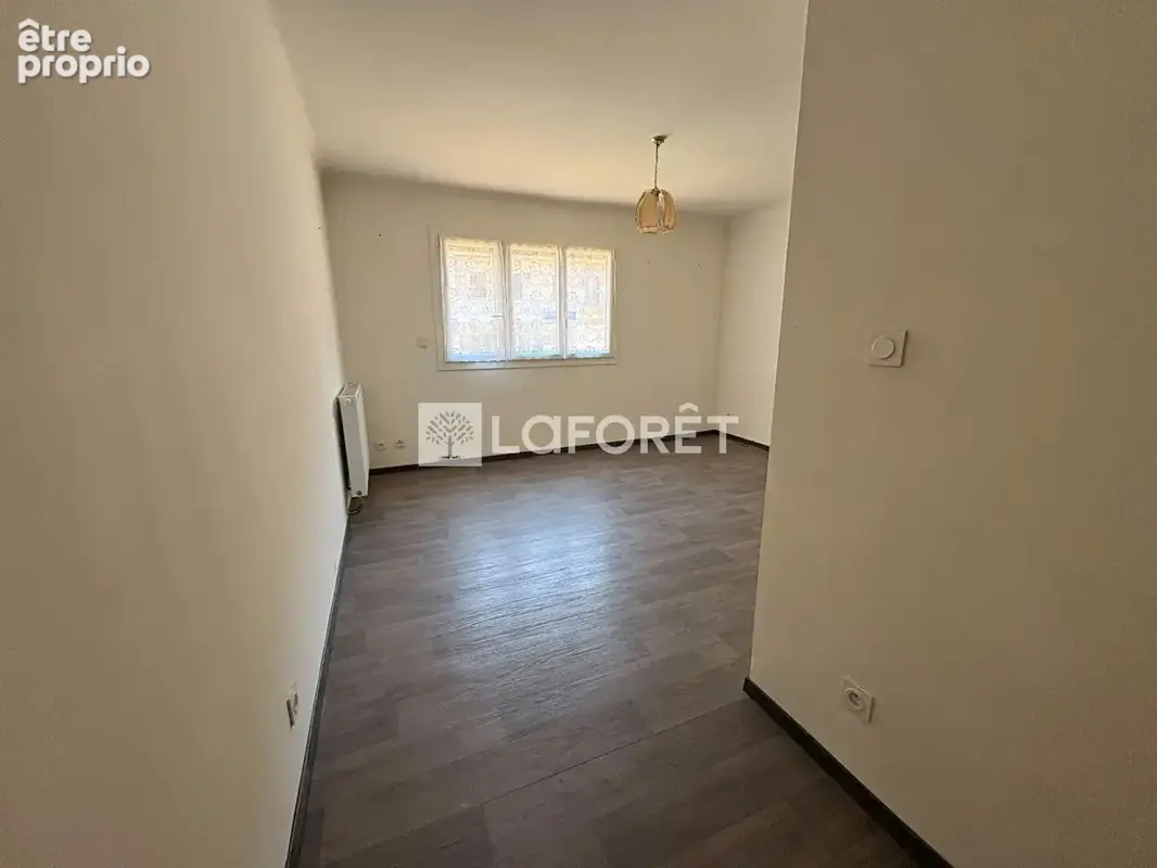 À vendre, appartement de 82 m² situé en rez-de-chaussée d'une copropriété calme et paisible à Amélie-les-Bains-Palalda. - photo 4