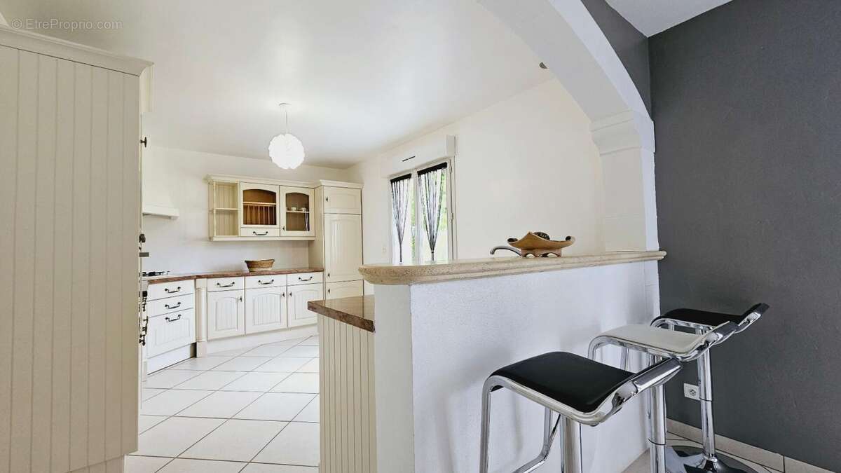 Maison à MEHUN-SUR-YEVRE