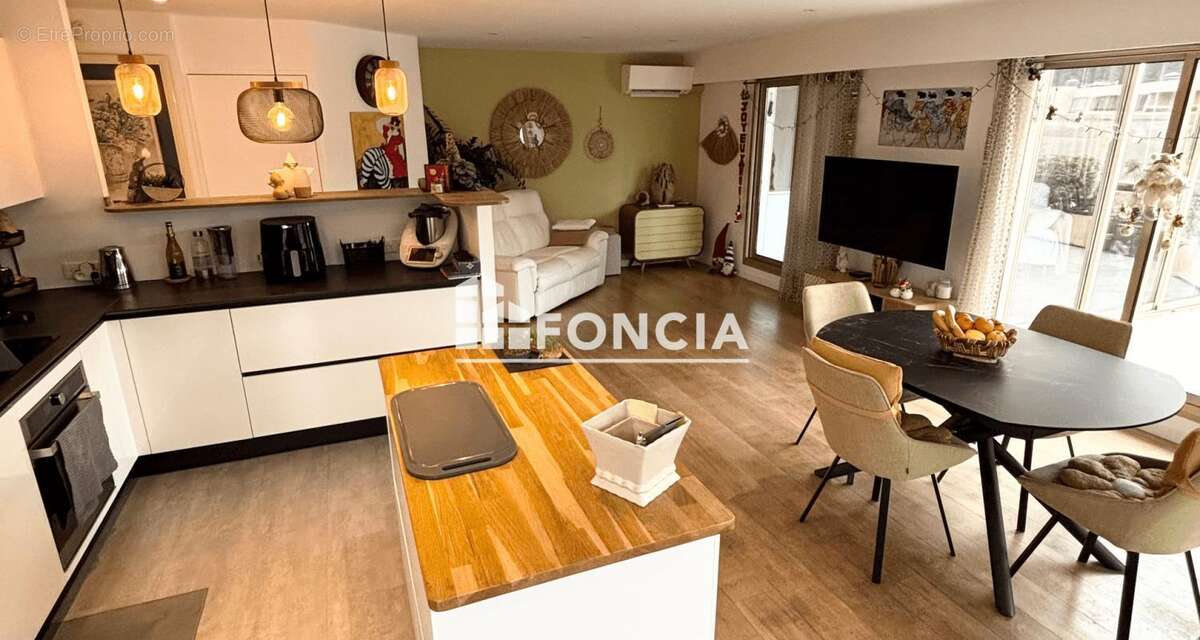 Appartement à MANDELIEU-LA-NAPOULE