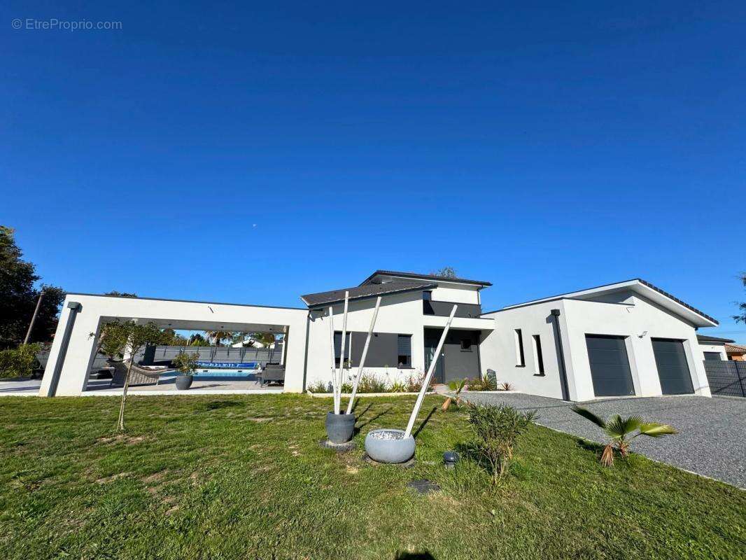 Maison à SAINT-GENES-DE-FRONSAC