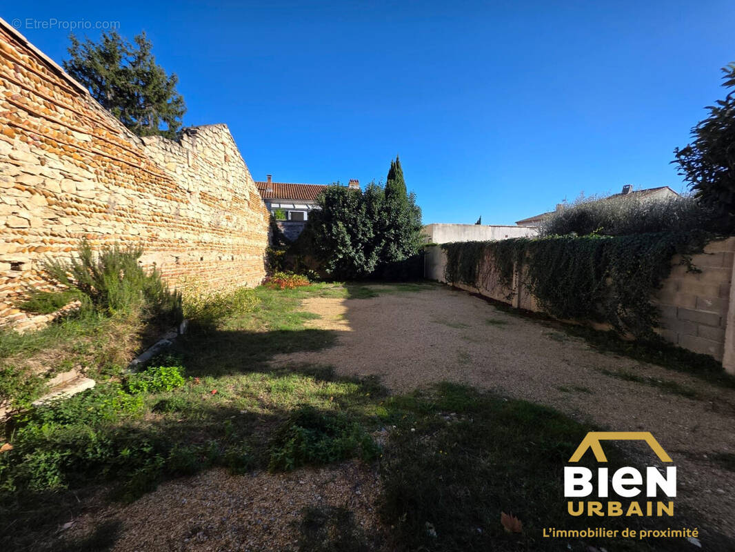 Maison à BELLEGARDE