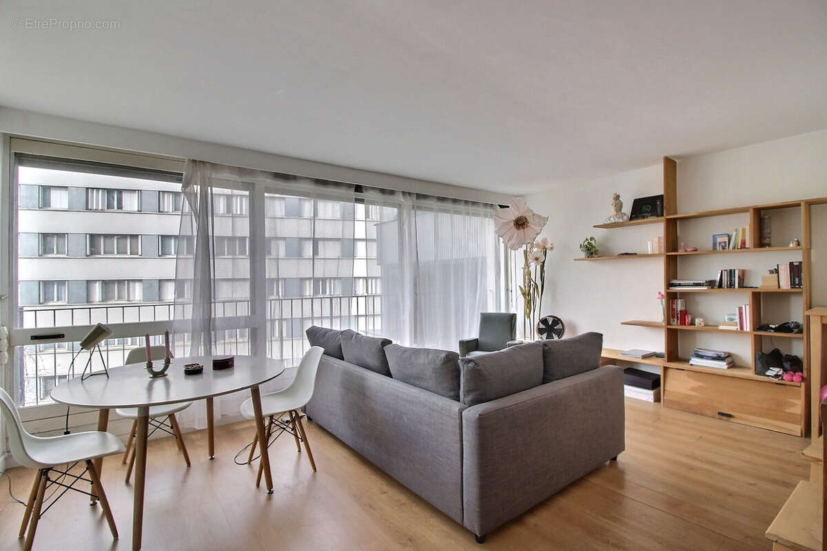 Appartement à PARIS-14E