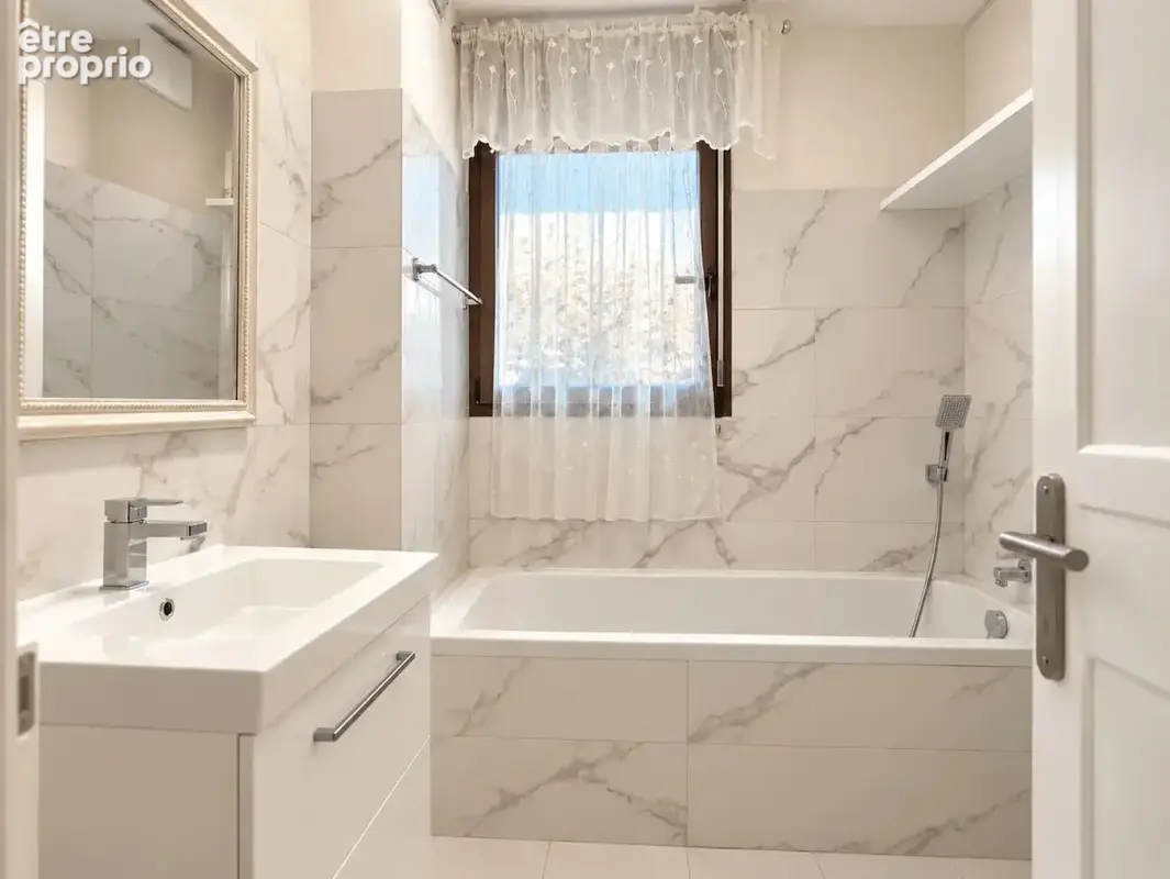 Exclusivité - Superbe duplex de 104 m² avec grande terrasse, garage et cave - photo 17
